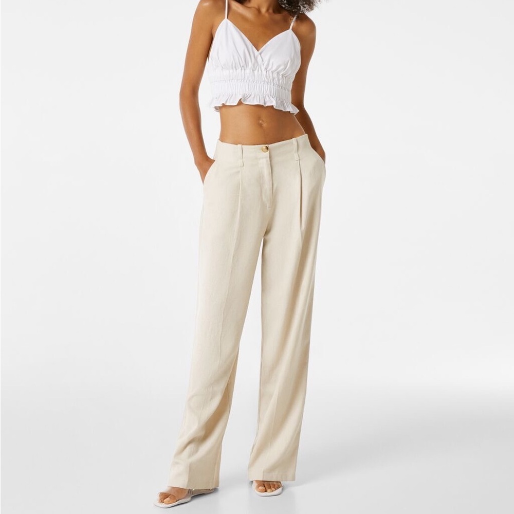 BNWT Bershka Beige Wide Leg Pants. Size 10.